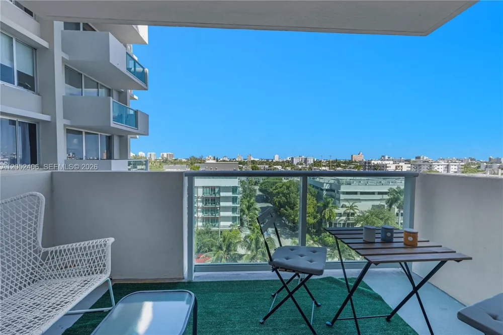 1200 West Ave #811 Miami Beach, FL 33139