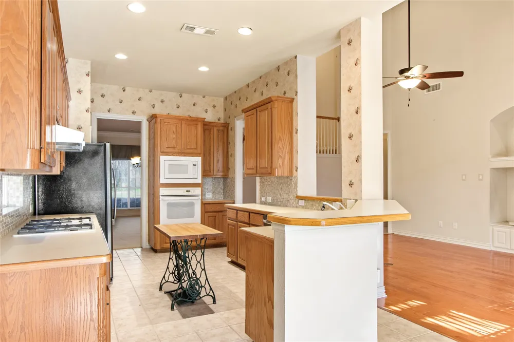 1614 Villa Court Corinth, TX 76210