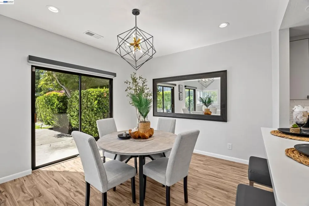 328 S Eagle Nest Ln Danville, CA 94506