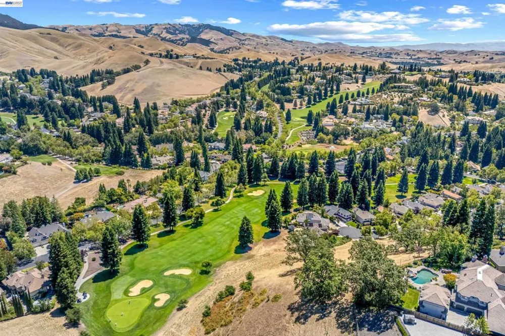 328 S Eagle Nest Ln Danville, CA 94506