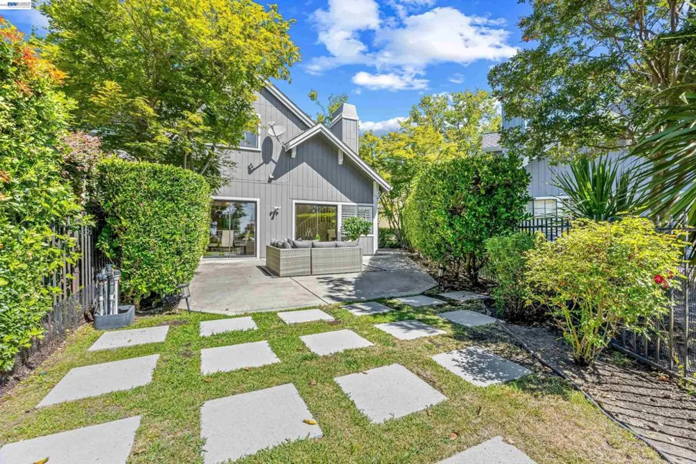 328 S Eagle Nest Ln Danville, CA 94506