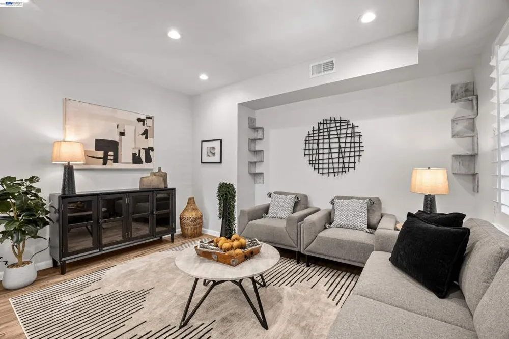 328 S Eagle Nest Ln Danville, CA 94506