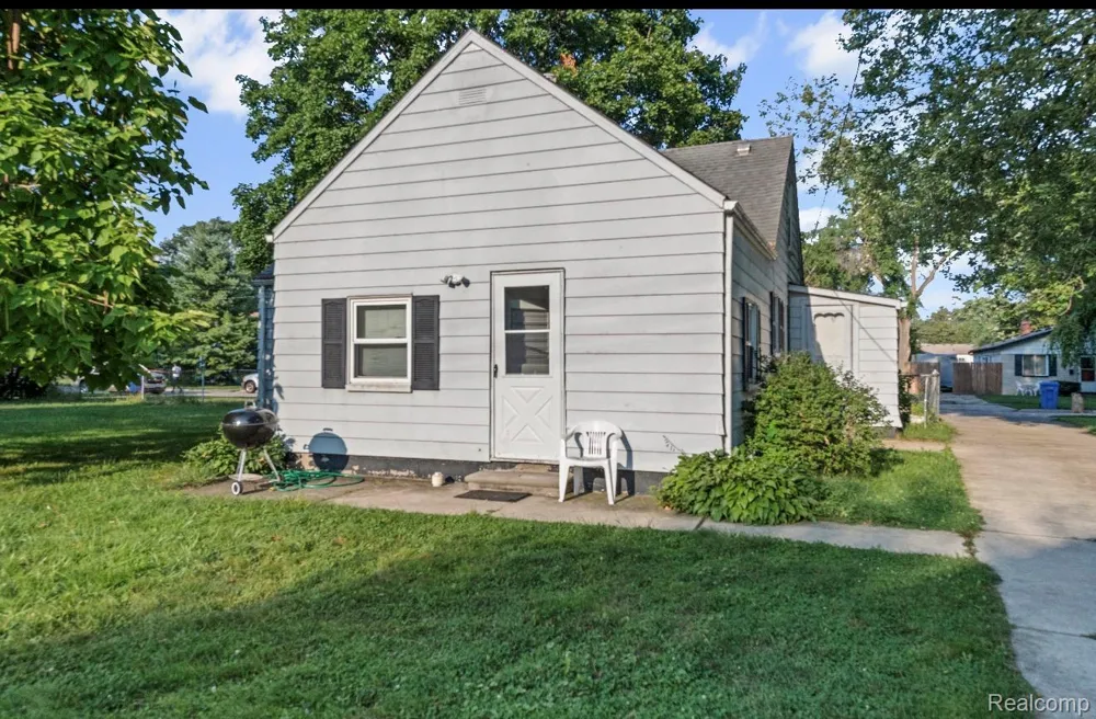 4802 Hazel Street Dearborn Heights City, MI 48125