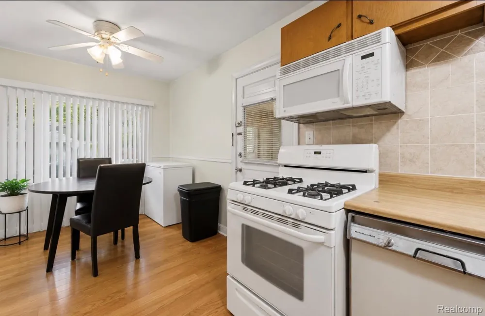 4802 Hazel Street Dearborn Heights City, MI 48125