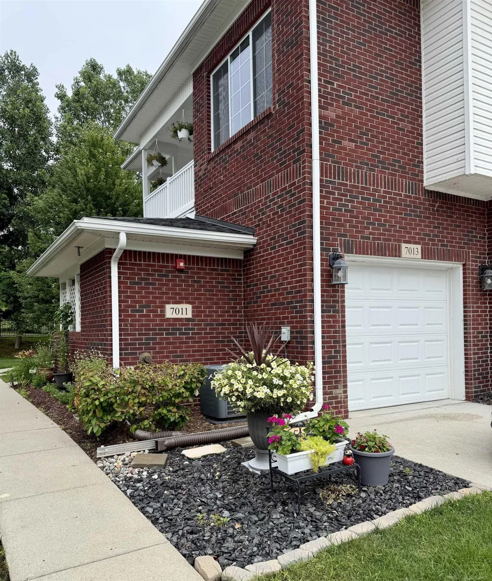 7013 Boulder Pointe Drive Washington Township, MI 48094