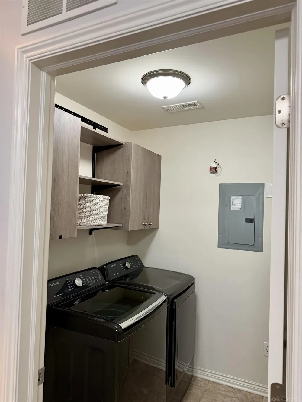 7013 Boulder Pointe Drive Washington Township, MI 48094