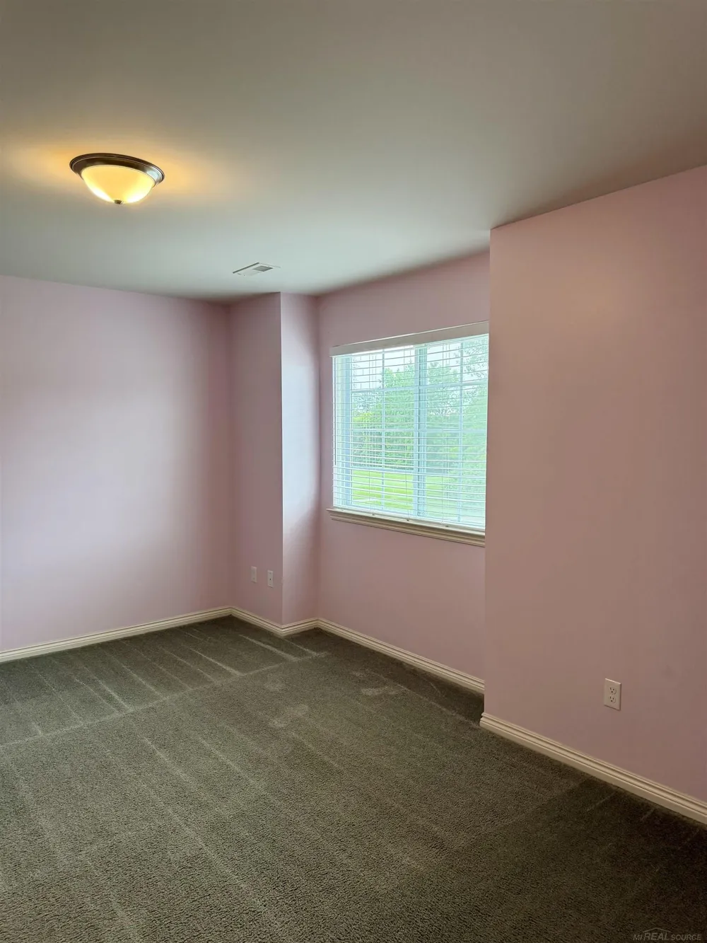 7013 Boulder Pointe Drive Washington Township, MI 48094