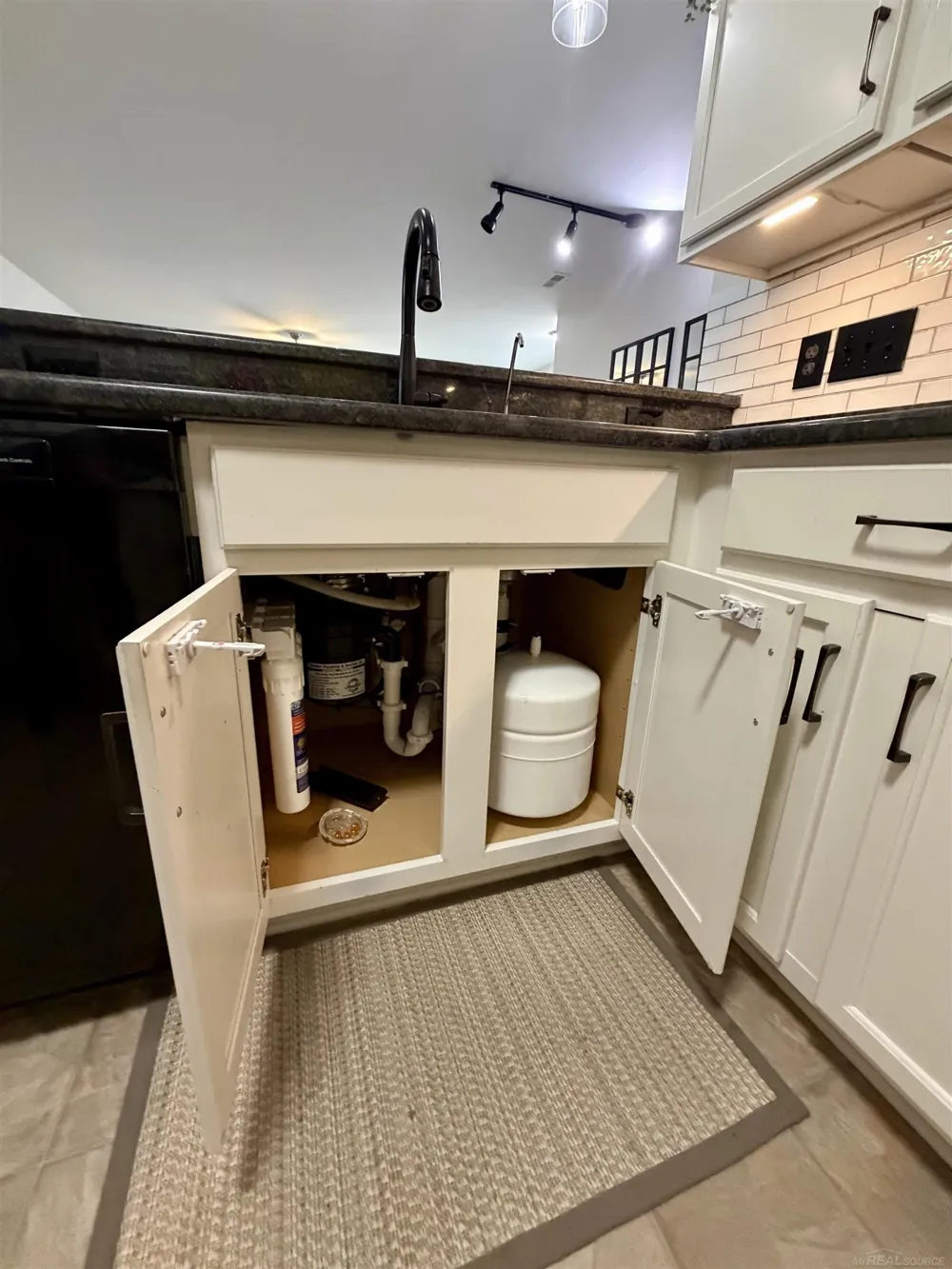 7013 Boulder Pointe Drive Washington Township, MI 48094