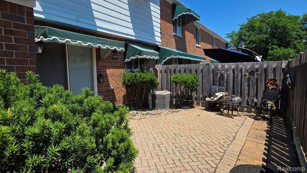 21150 Beaconsfield Street St Clair Shores City, MI 48080