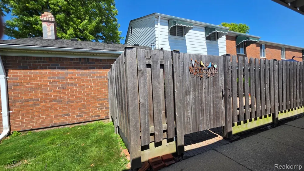 21150 Beaconsfield Street St Clair Shores City, MI 48080