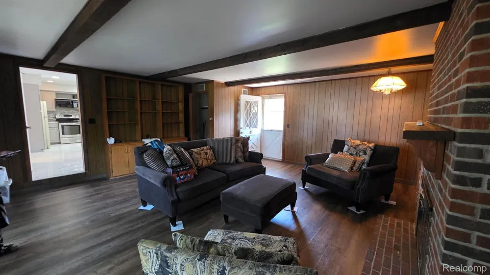 21150 Beaconsfield Street St Clair Shores City, MI 48080