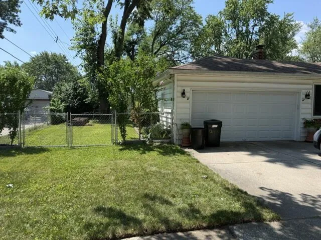 31180 E Rutland Street Beverly Hills Village, MI 48025