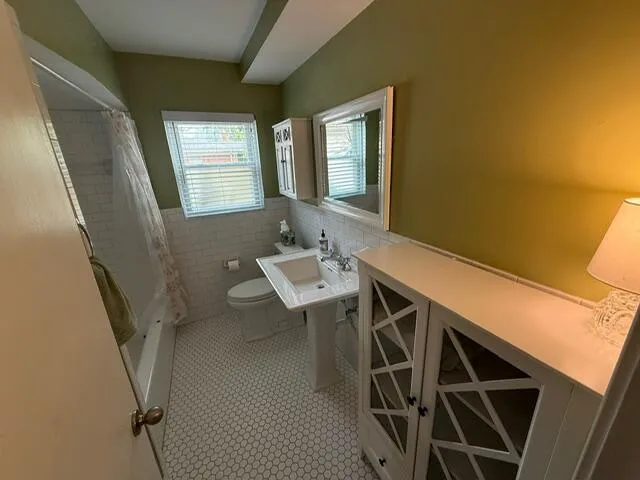 31180 E Rutland Street Beverly Hills Village, MI 48025