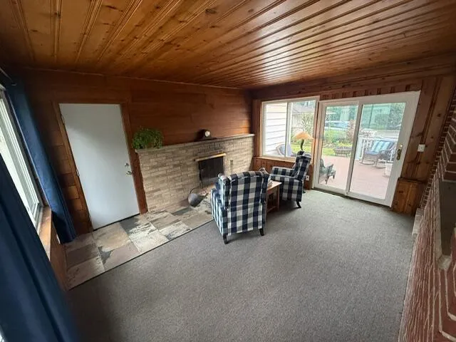 31180 E Rutland Street Beverly Hills Village, MI 48025