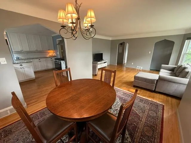31180 E Rutland Street Beverly Hills Village, MI 48025