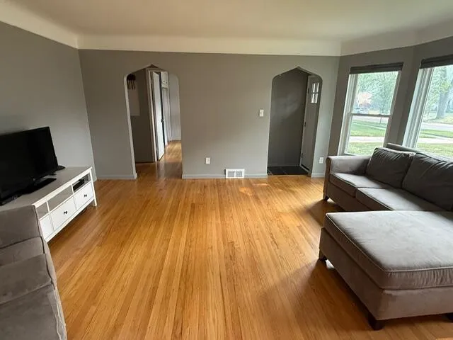 31180 E Rutland Street Beverly Hills Village, MI 48025