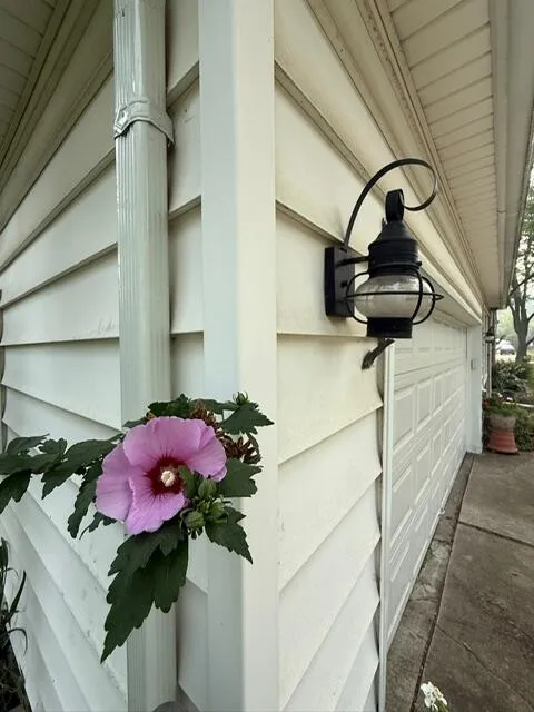 31180 E Rutland Street Beverly Hills Village, MI 48025