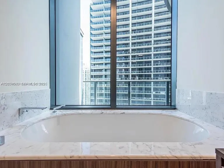 1000 Brickell Plz #3509 Miami, FL 33131