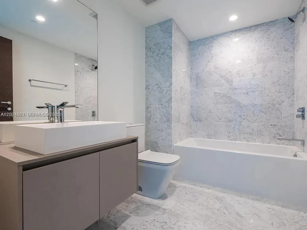 1000 Brickell Plz #3509 Miami, FL 33131