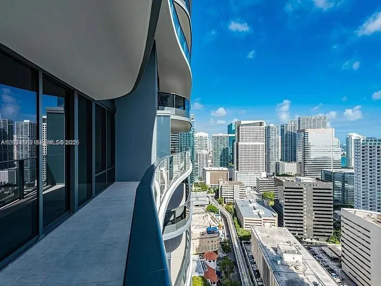 1000 Brickell Plz #3509 Miami, FL 33131
