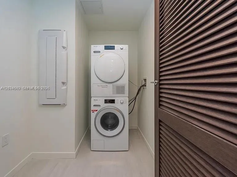 1000 Brickell Plz #3509 Miami, FL 33131