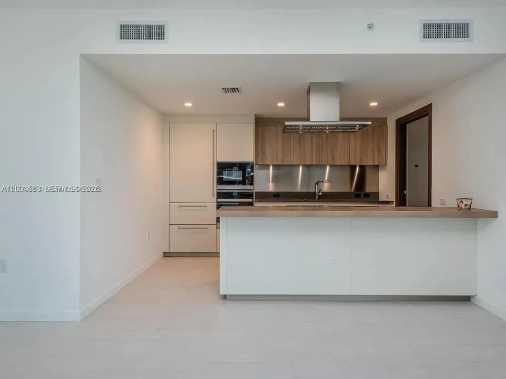 1000 Brickell Plz #3509 Miami, FL 33131
