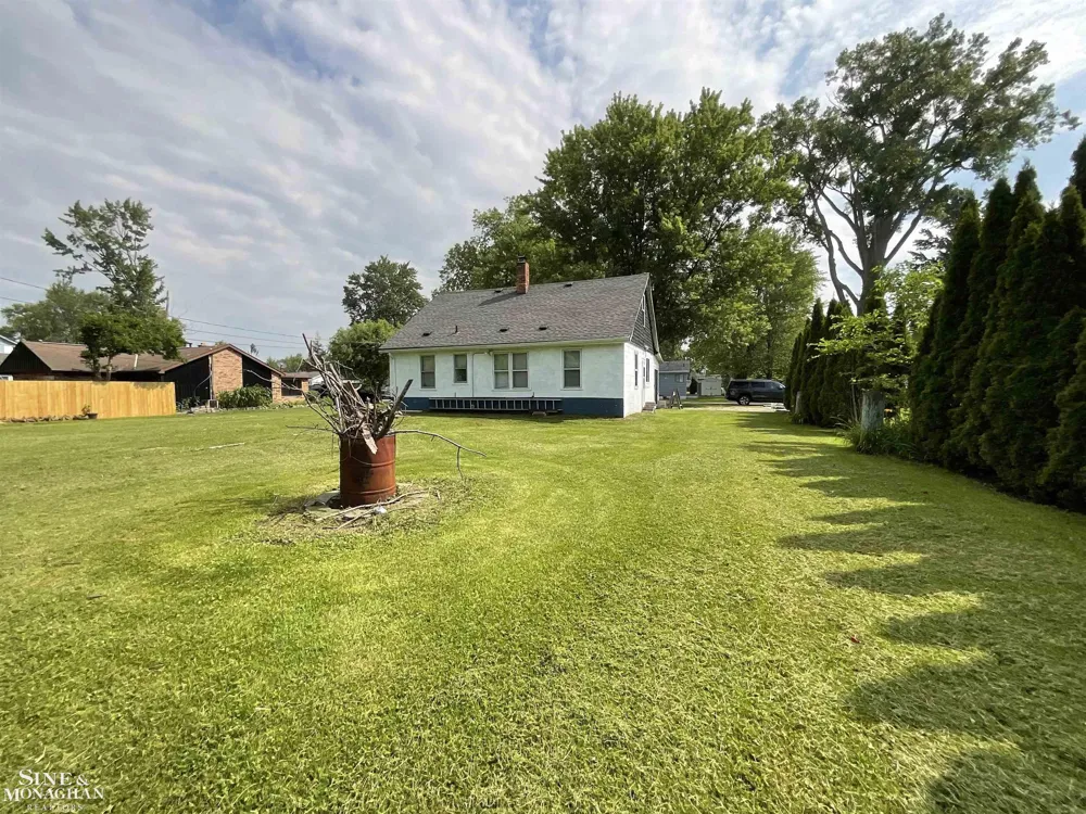 177 Williams Street Clay Township, MI 48028