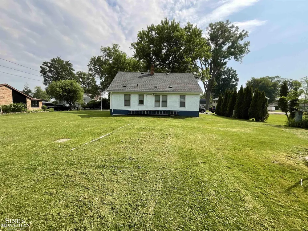 177 Williams Street Clay Township, MI 48028