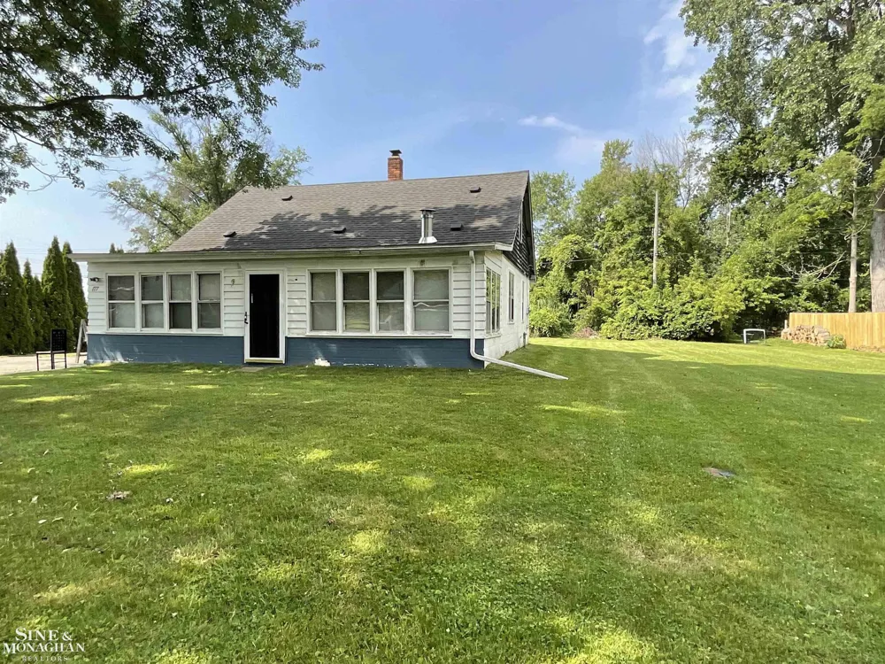 177 Williams Street Clay Township, MI 48028