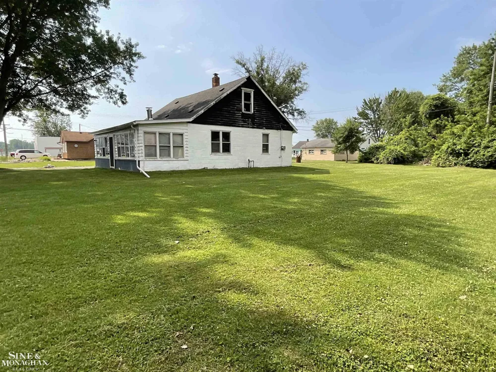 177 Williams Street Clay Township, MI 48028