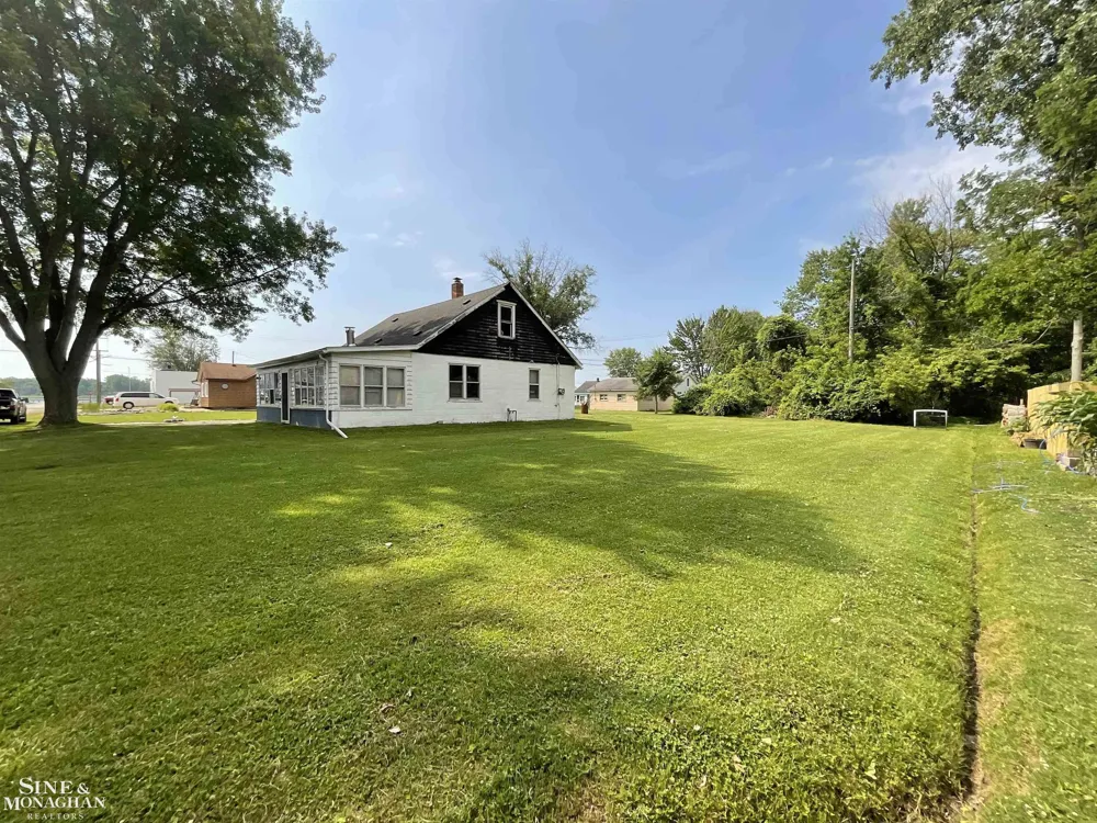 177 Williams Street Clay Township, MI 48028