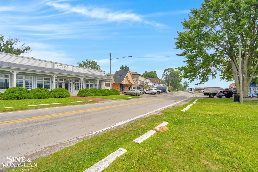 177 Williams Street Clay Township, MI 48028