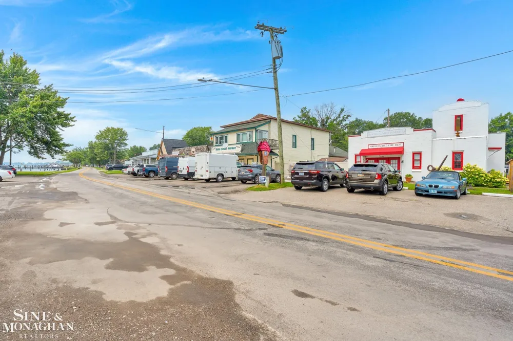 177 Williams Street Clay Township, MI 48028