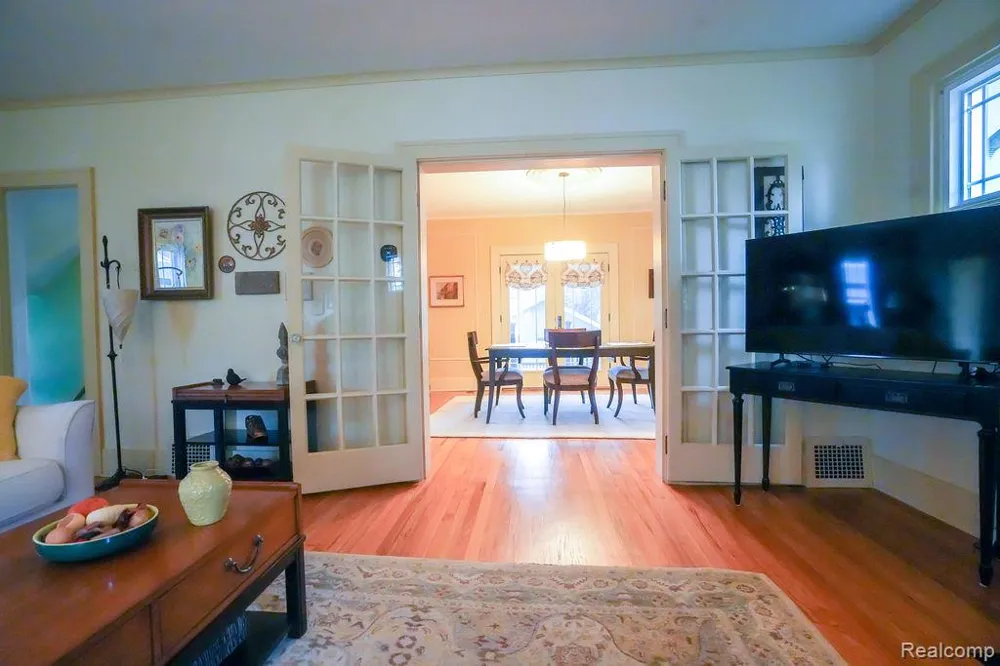 545 Eureka Road Wyandotte City, MI 48192