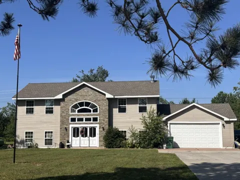 8444 Pineview