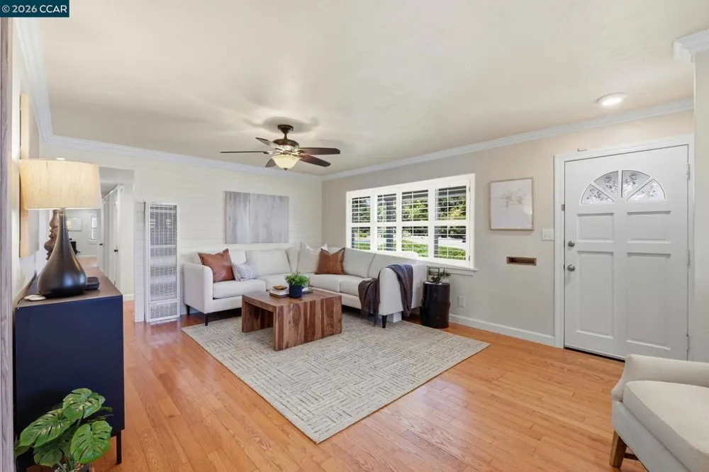 210 Vista Way Martinez, CA 94553