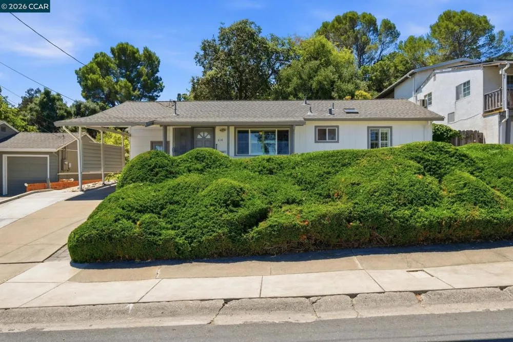 210 Vista Way Martinez, CA 94553