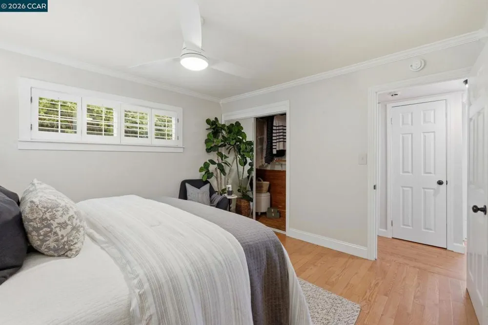 210 Vista Way Martinez, CA 94553