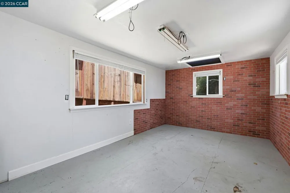 210 Vista Way Martinez, CA 94553