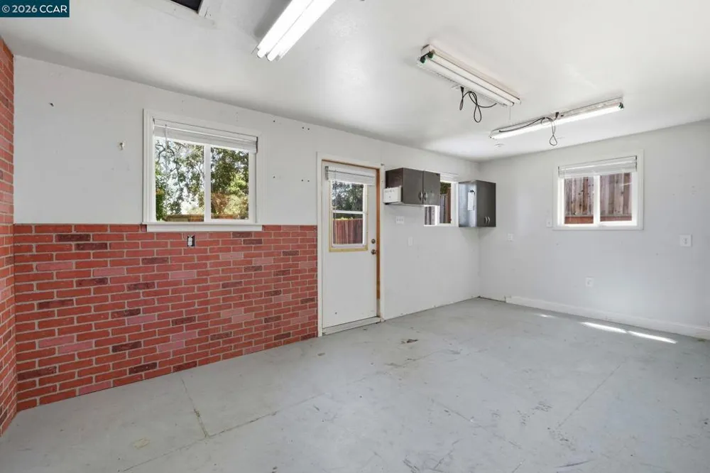 210 Vista Way Martinez, CA 94553