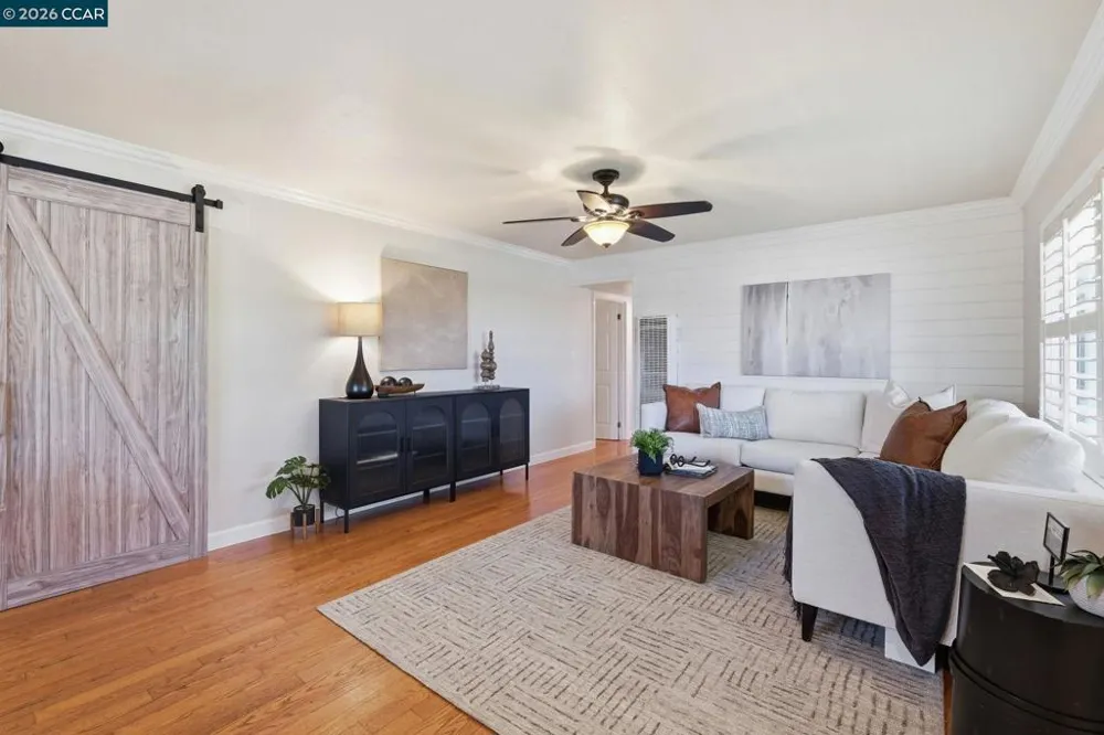 210 Vista Way Martinez, CA 94553
