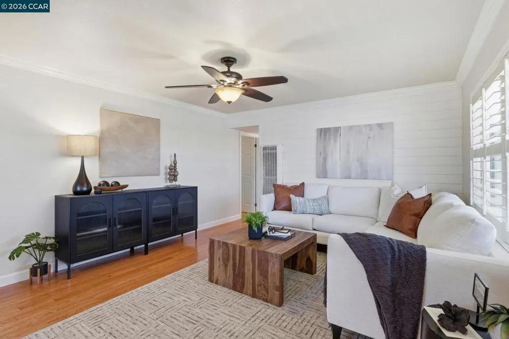 210 Vista Way Martinez, CA 94553