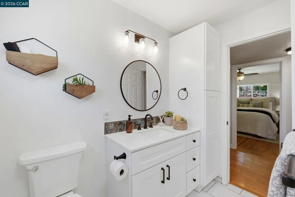 210 Vista Way Martinez, CA 94553