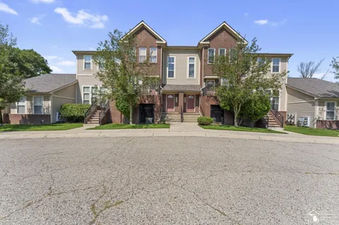 1346 Hillcrest Drive