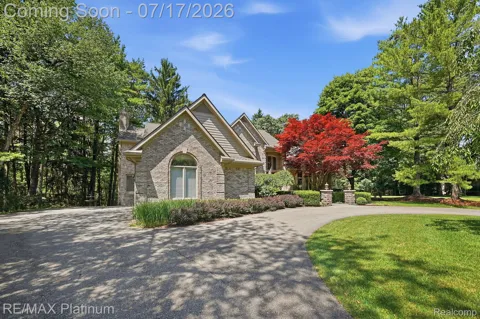 5458 Lake Ridge Drive