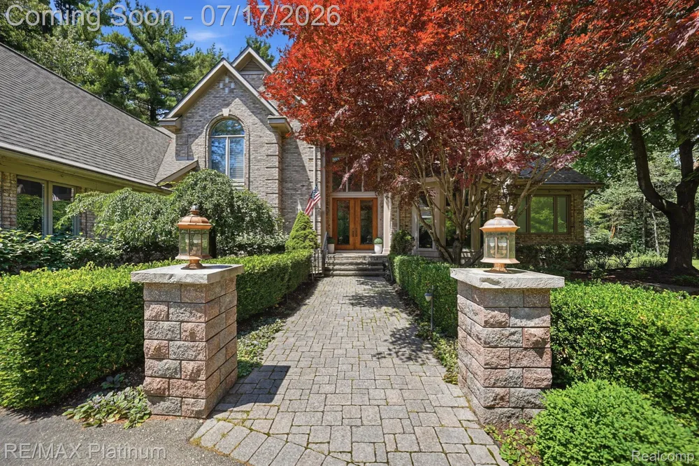 5458 Lake Ridge Drive Genoa Township, MI 48116