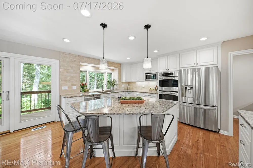 5458 Lake Ridge Drive Genoa Township, MI 48116