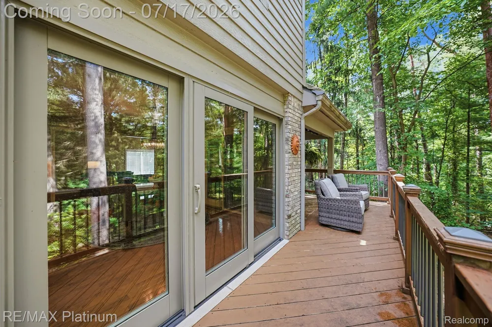 5458 Lake Ridge Drive Genoa Township, MI 48116