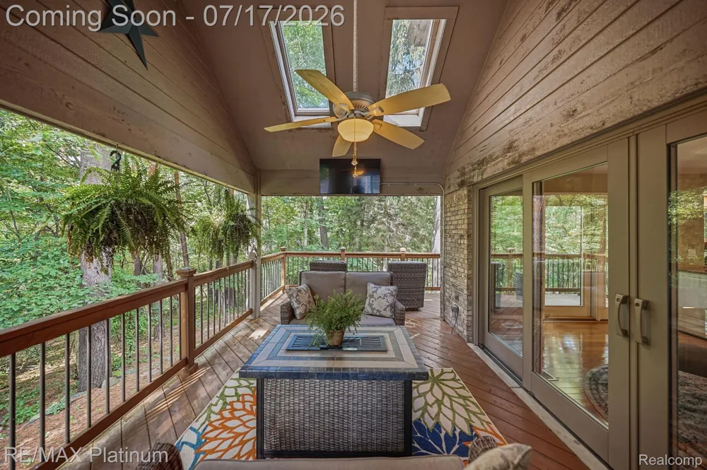 5458 Lake Ridge Drive Genoa Township, MI 48116