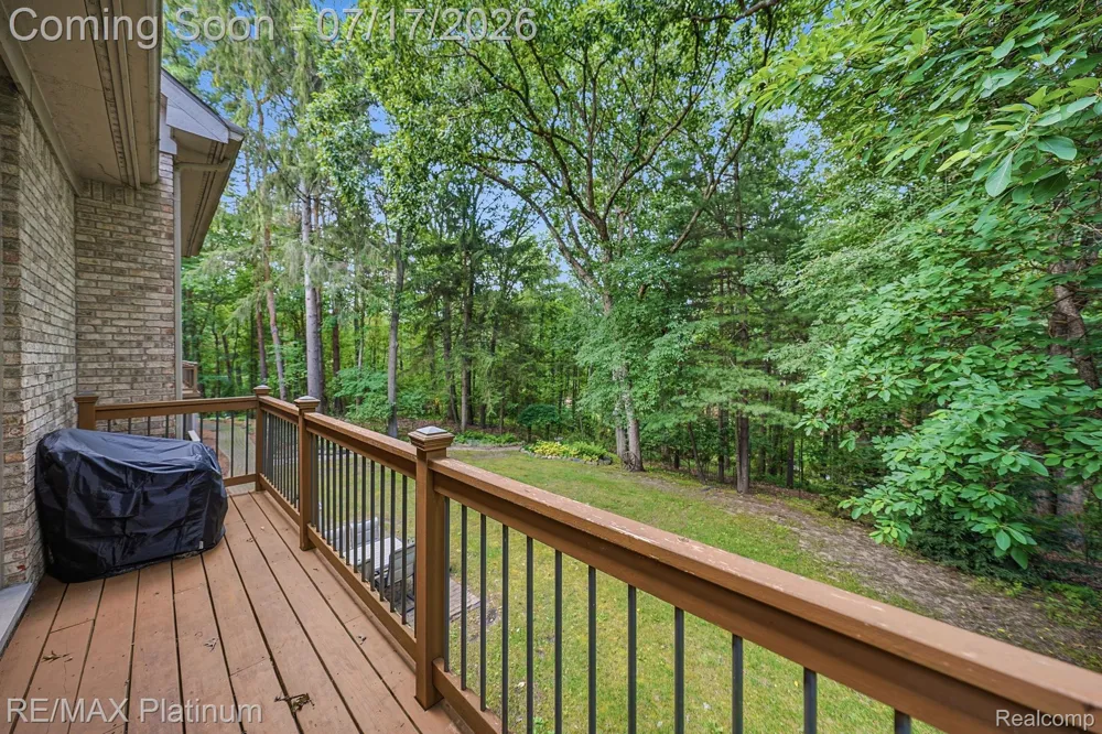 5458 Lake Ridge Drive Genoa Township, MI 48116
